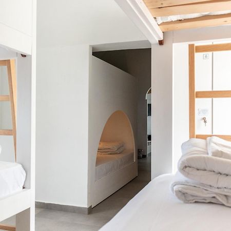 Central Hostel Oia ภายนอก รูปภาพ