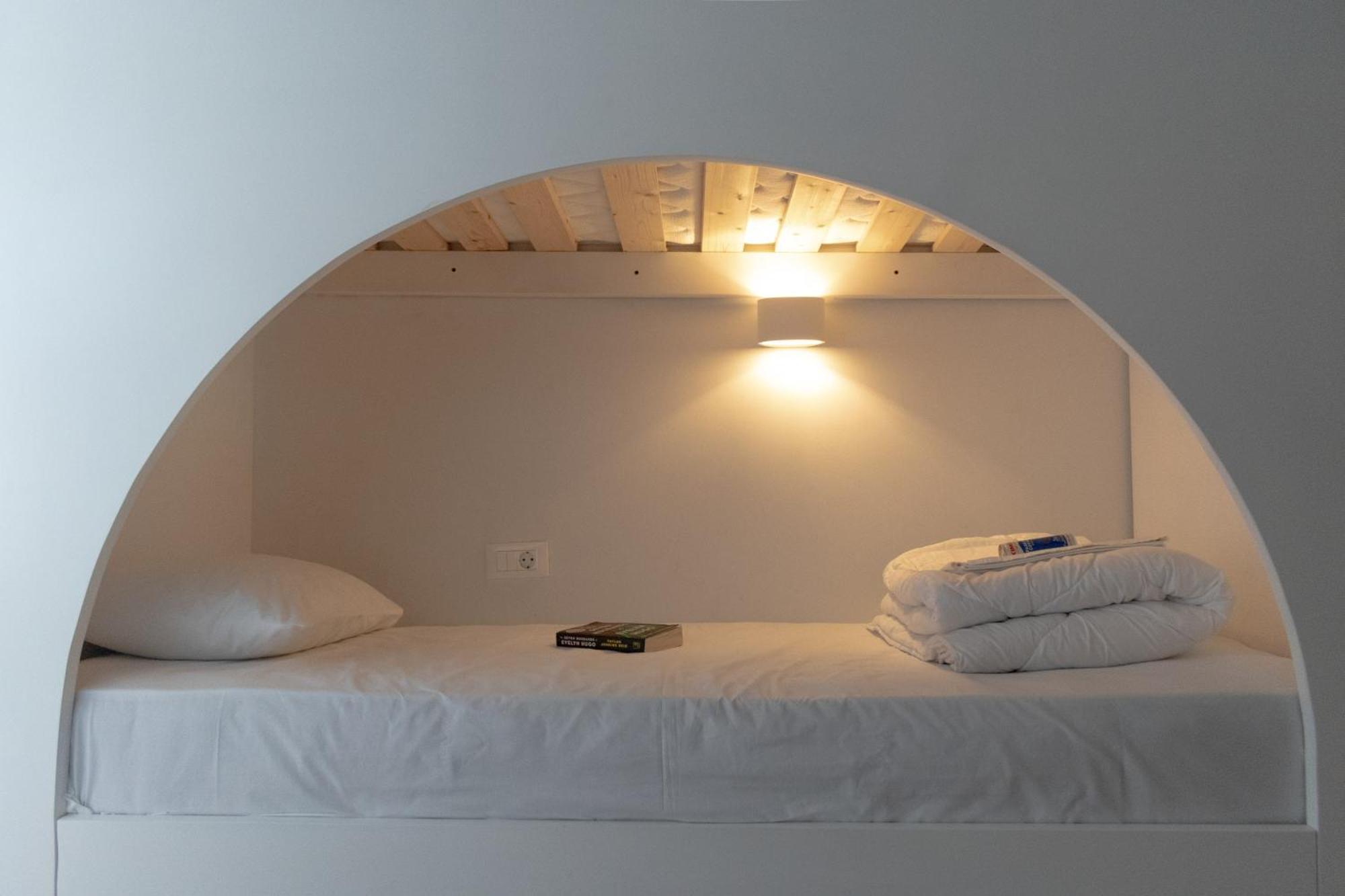 Central Hostel Oia ภายนอก รูปภาพ