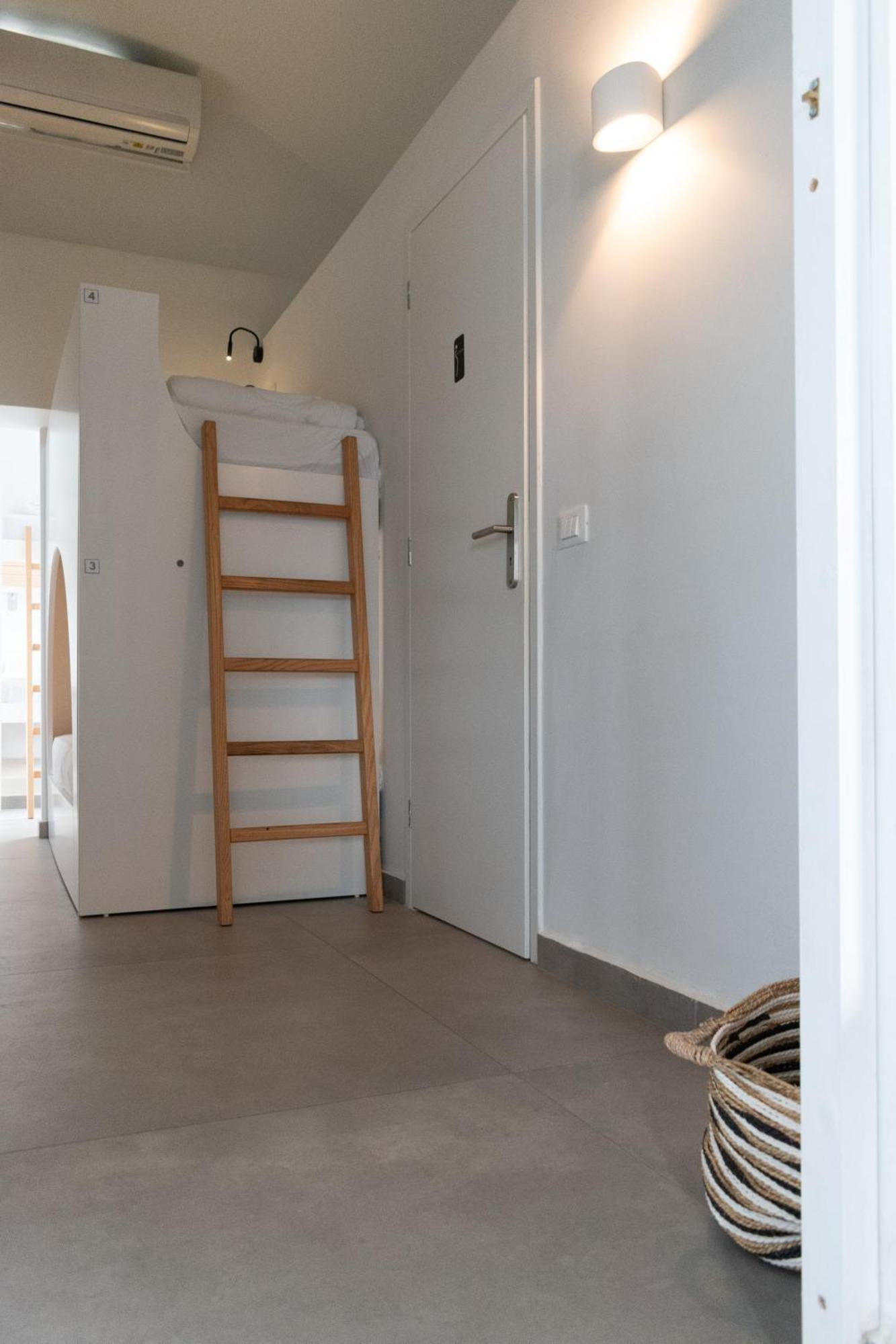 Central Hostel Oia ภายนอก รูปภาพ