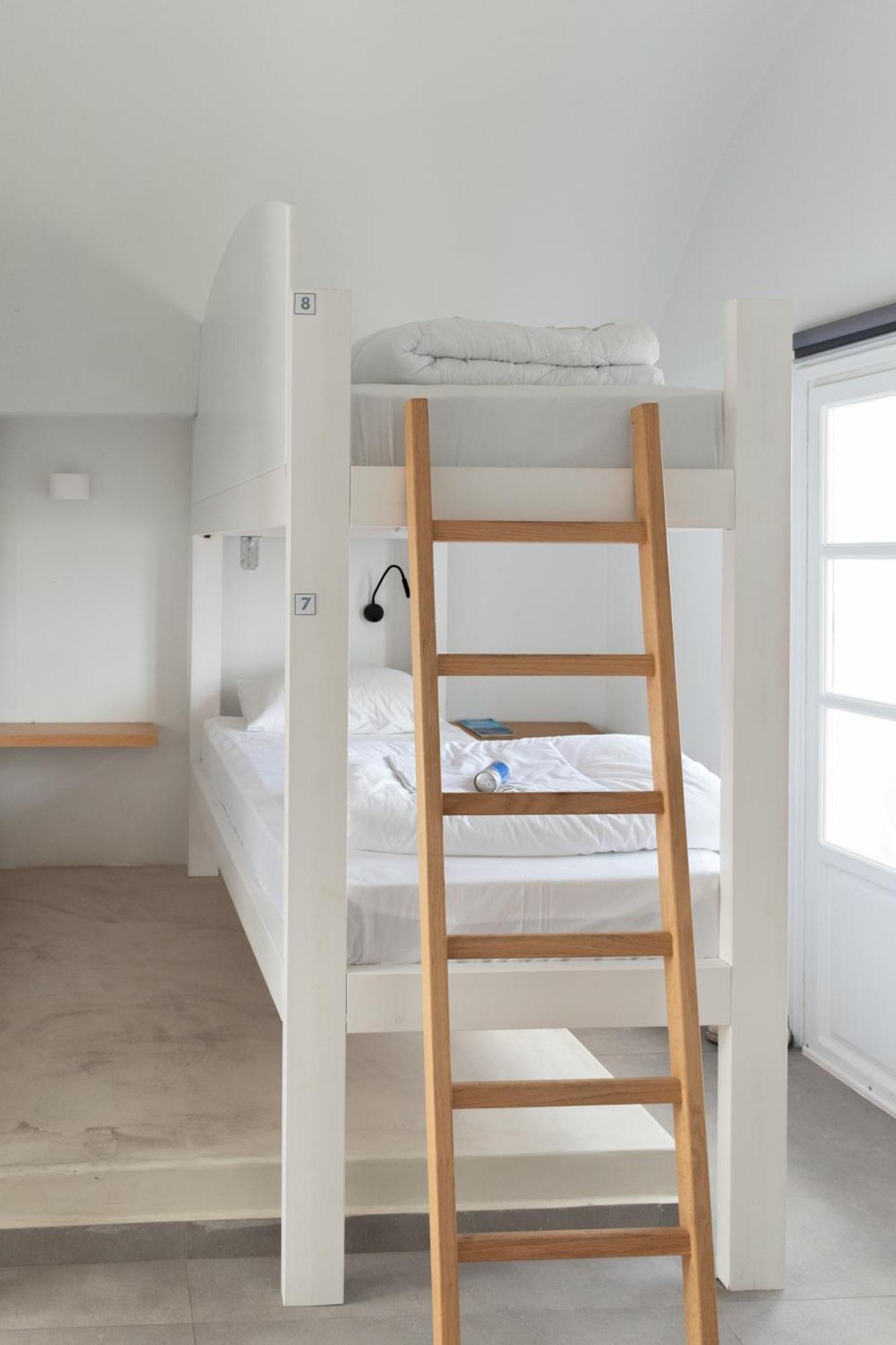 Central Hostel Oia ภายนอก รูปภาพ